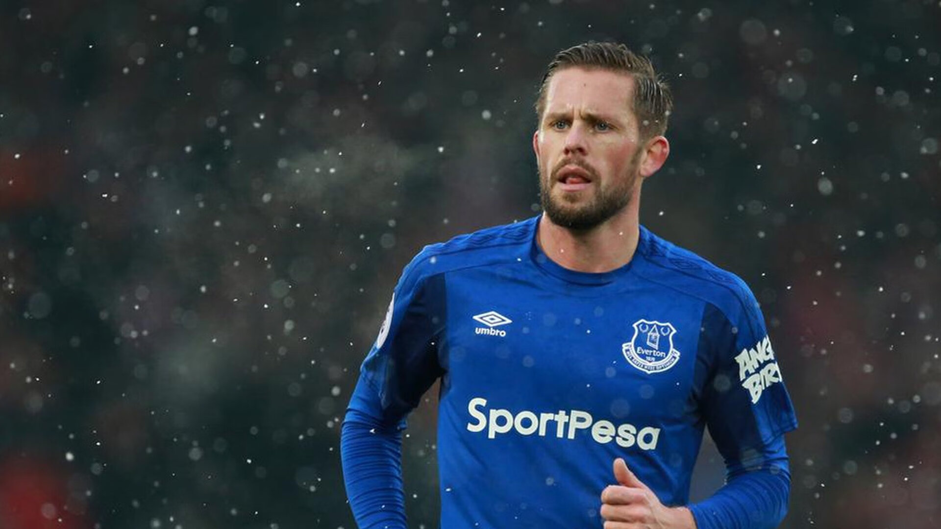 黄潜带走加纳，拉什福德用实力打破质疑