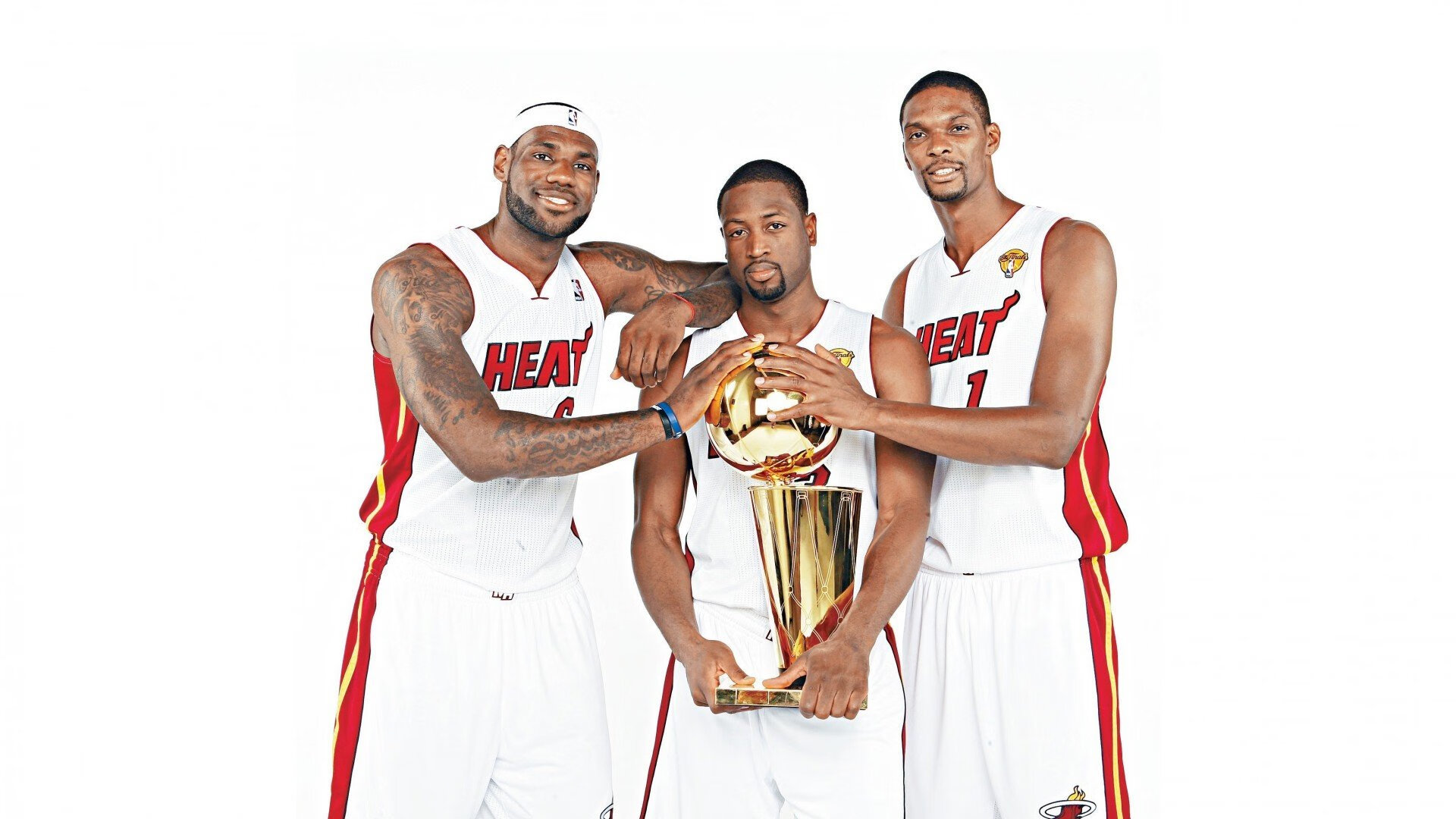 黄潜强压蓝鹰展欧战韧性，哈兰德火热状态改写英超格局