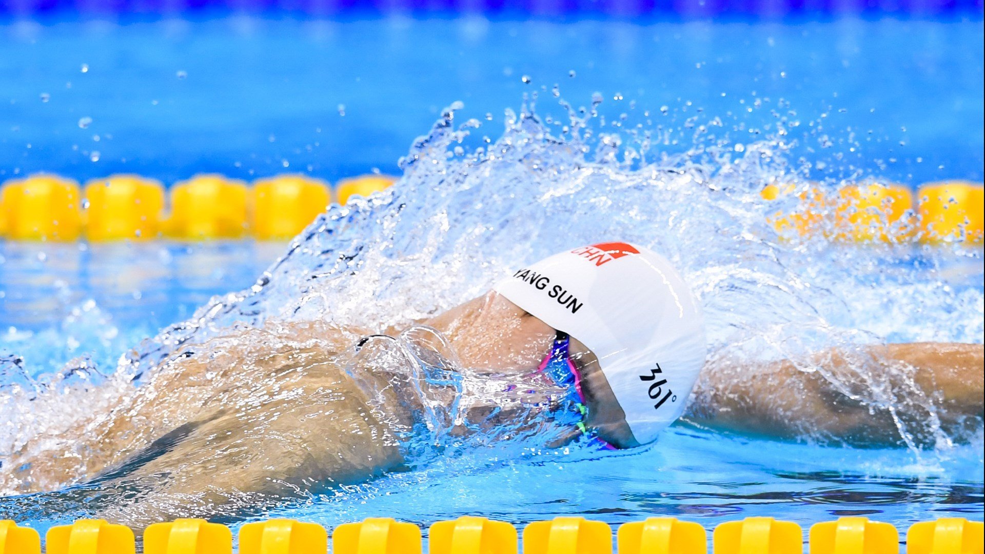 石宇奇点燃赛场，日本队力克丹麦队，一场技术与意志的巅峰对决